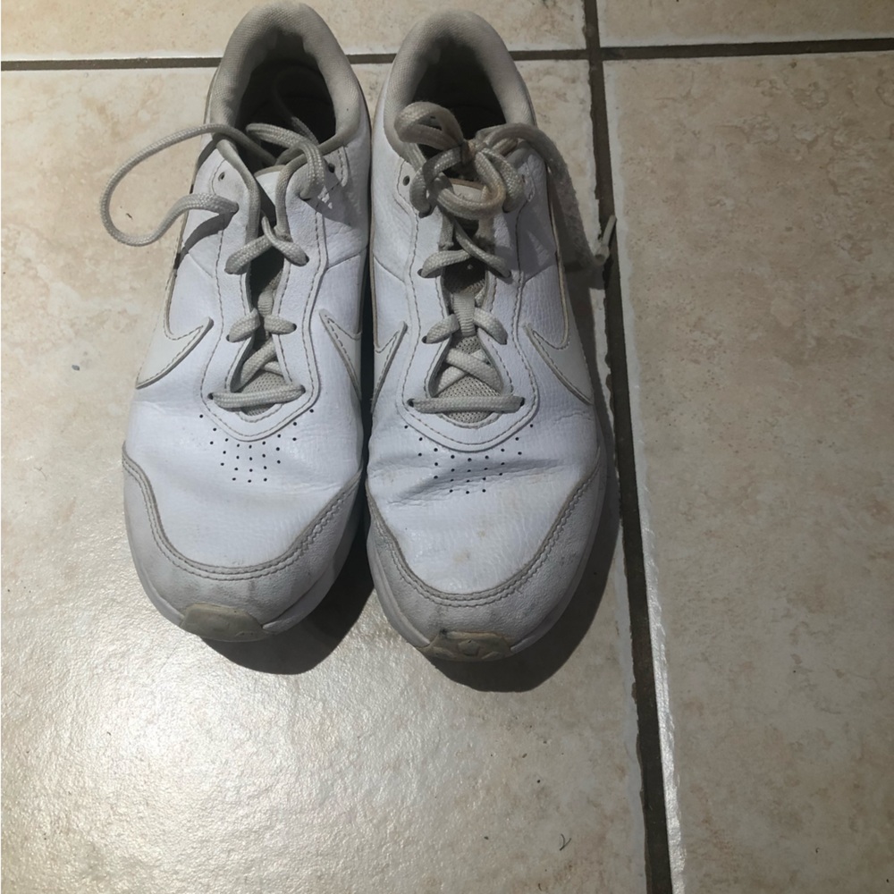 Nike girl shoes